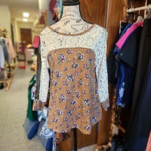 Ladies Gimmick Shirt